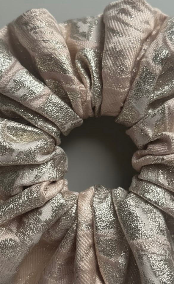 Chouchou Pivoine – Brocard Rose Poudré & Argent