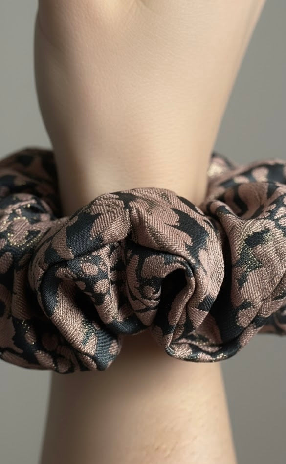 Chouchou Dahlia – Brocard Bleu Ardoise & Rose Ancien